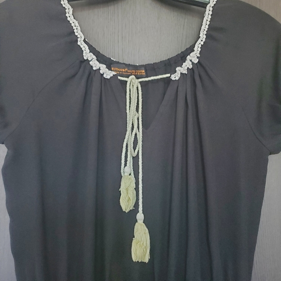 Black short sleeve summer dress with white trim - Picture 3 of 6